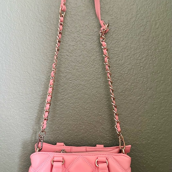 Steve Madden Pink quilted tote - Picture 4 of 11